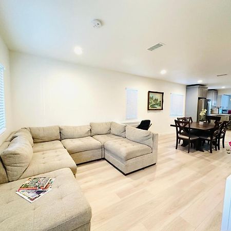 New Spacious House In Anaheim Near Disneyland-Knott In Without Backyard In The Same Lot Of 3 Separate Properties מראה חיצוני תמונה