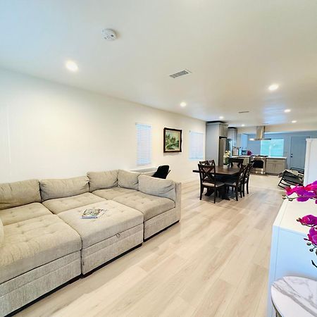 New Spacious House In Anaheim Near Disneyland-Knott In Without Backyard In The Same Lot Of 3 Separate Properties מראה חיצוני תמונה