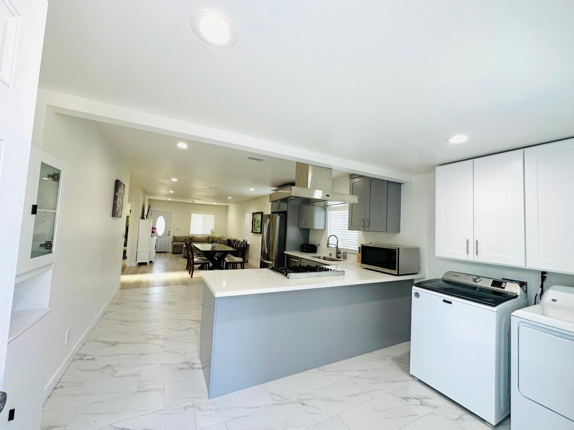 New Spacious House In Anaheim Near Disneyland-Knott In Without Backyard In The Same Lot Of 3 Separate Properties מראה חיצוני תמונה