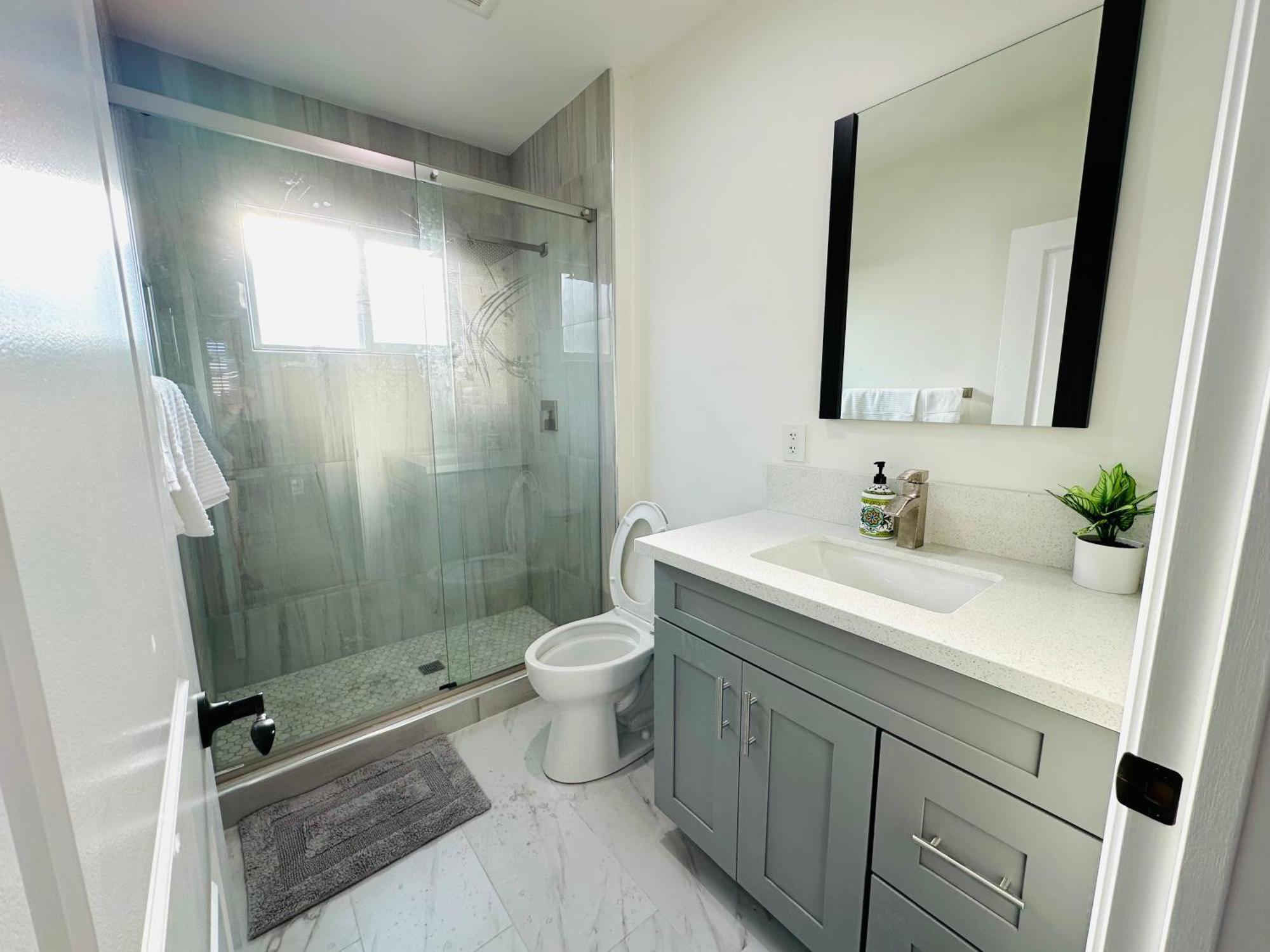New Spacious House In Anaheim Near Disneyland-Knott In Without Backyard In The Same Lot Of 3 Separate Properties מראה חיצוני תמונה
