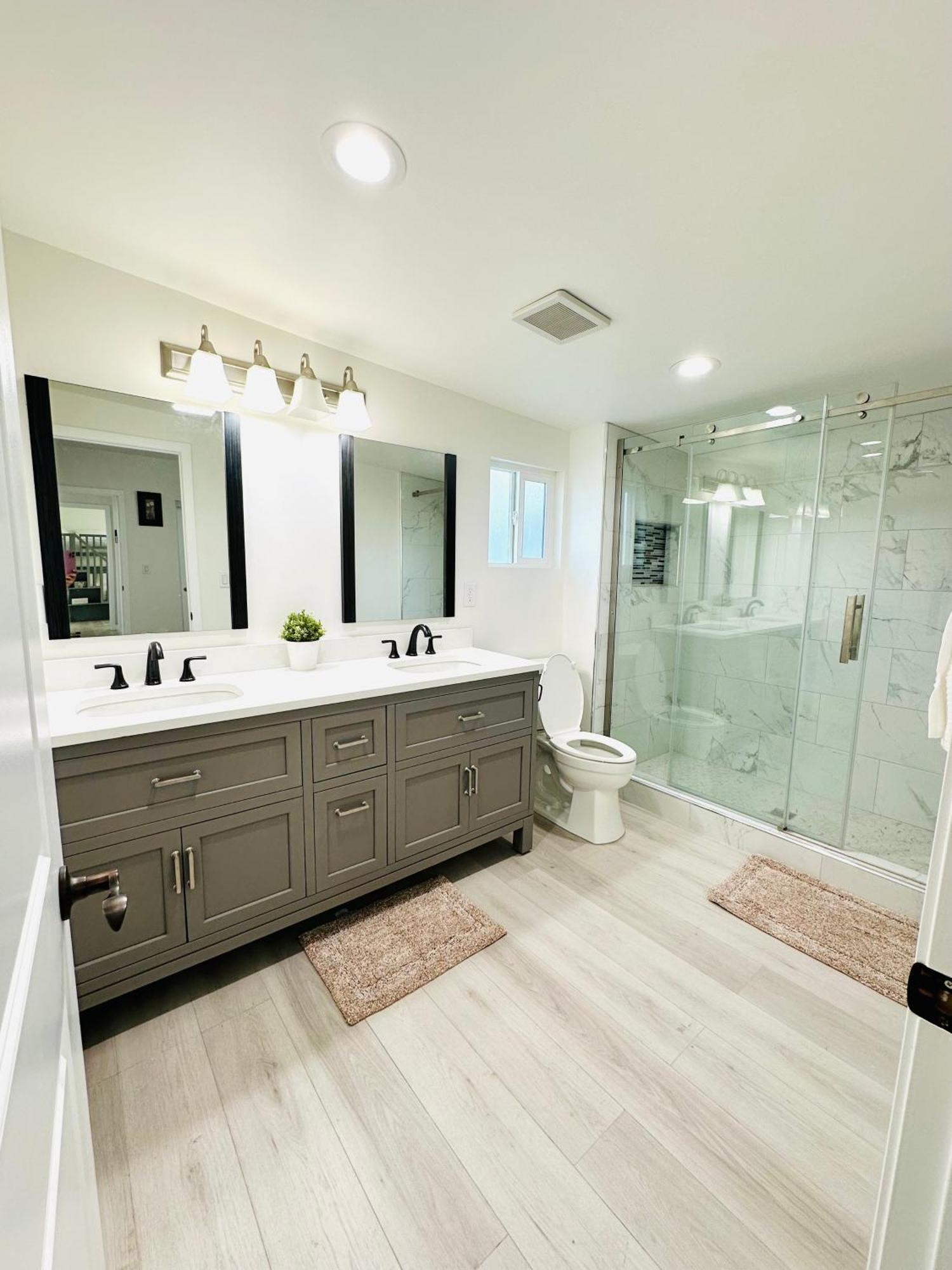 New Spacious House In Anaheim Near Disneyland-Knott In Without Backyard In The Same Lot Of 3 Separate Properties מראה חיצוני תמונה